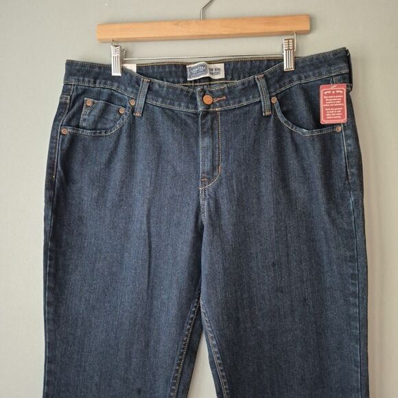 Levis Signature Blue Low Rise Boot Cut Jeans Womens 16M Inseam 30 - Picture 2 of 7